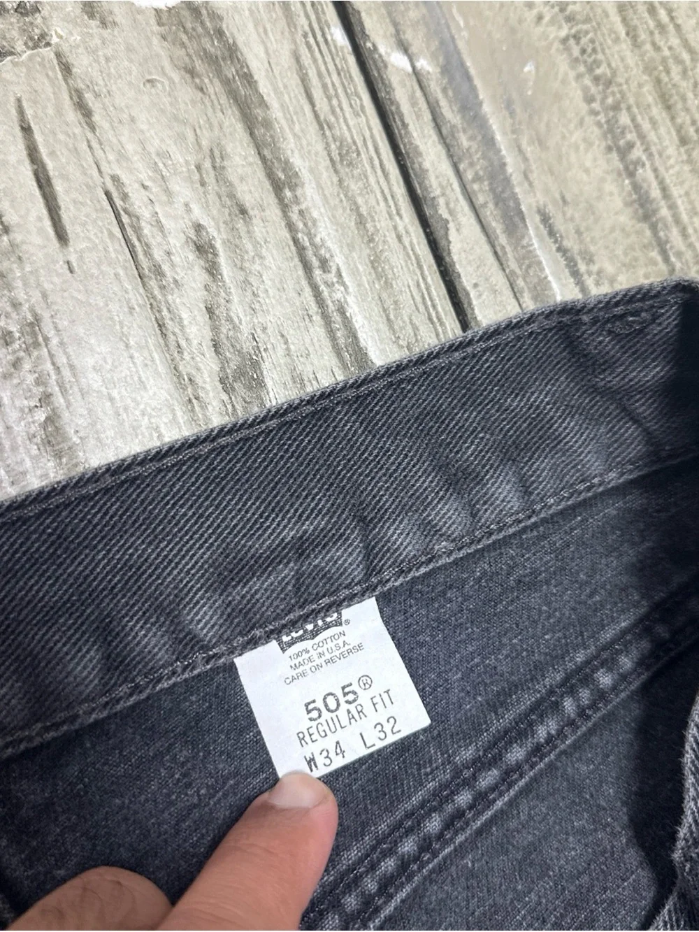 Levis classic black
